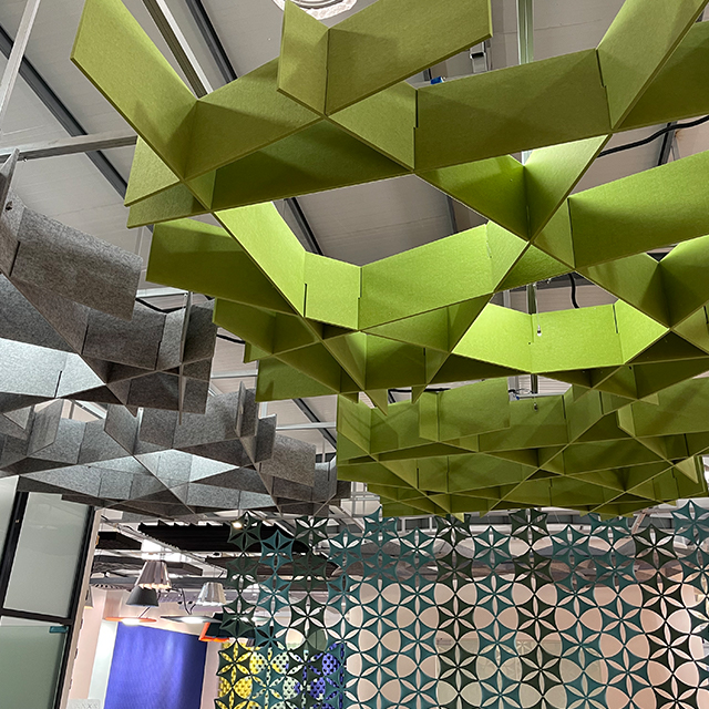 Módulos de techo acústico irregular