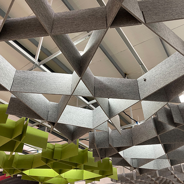 Módulos de techo acústico irregular